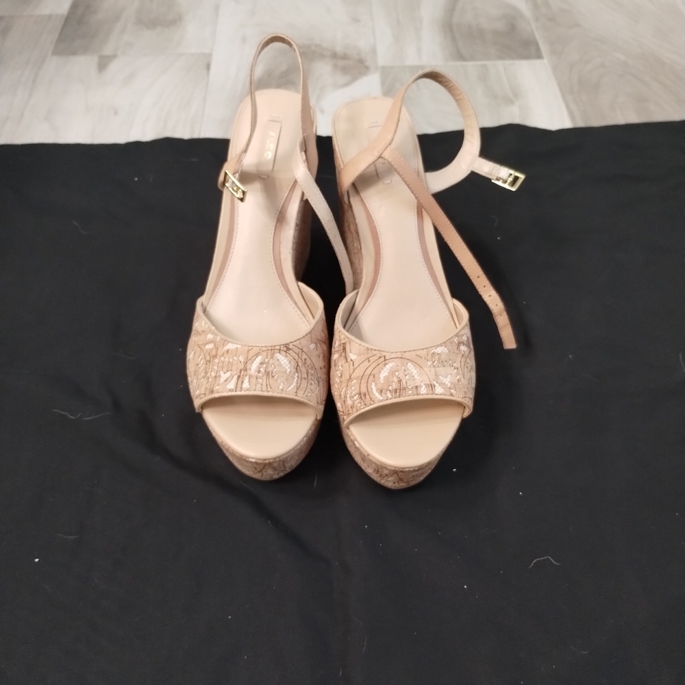 Aldo Tan and white wedges